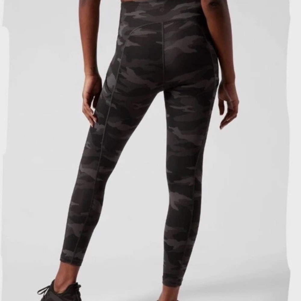 Athleta‎ Ultimate Stash 7/8 Tight Leggings Camo Green MT Medium Tall